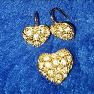 Earring and pendant necklace set